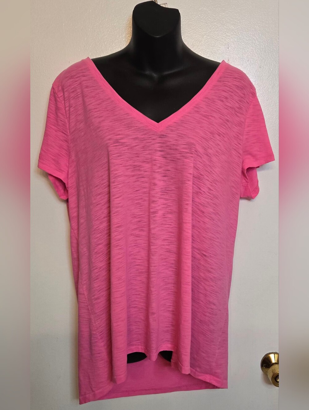 Lilly Pulitzer Hot Pink V-Neck Short Sleeve Tee